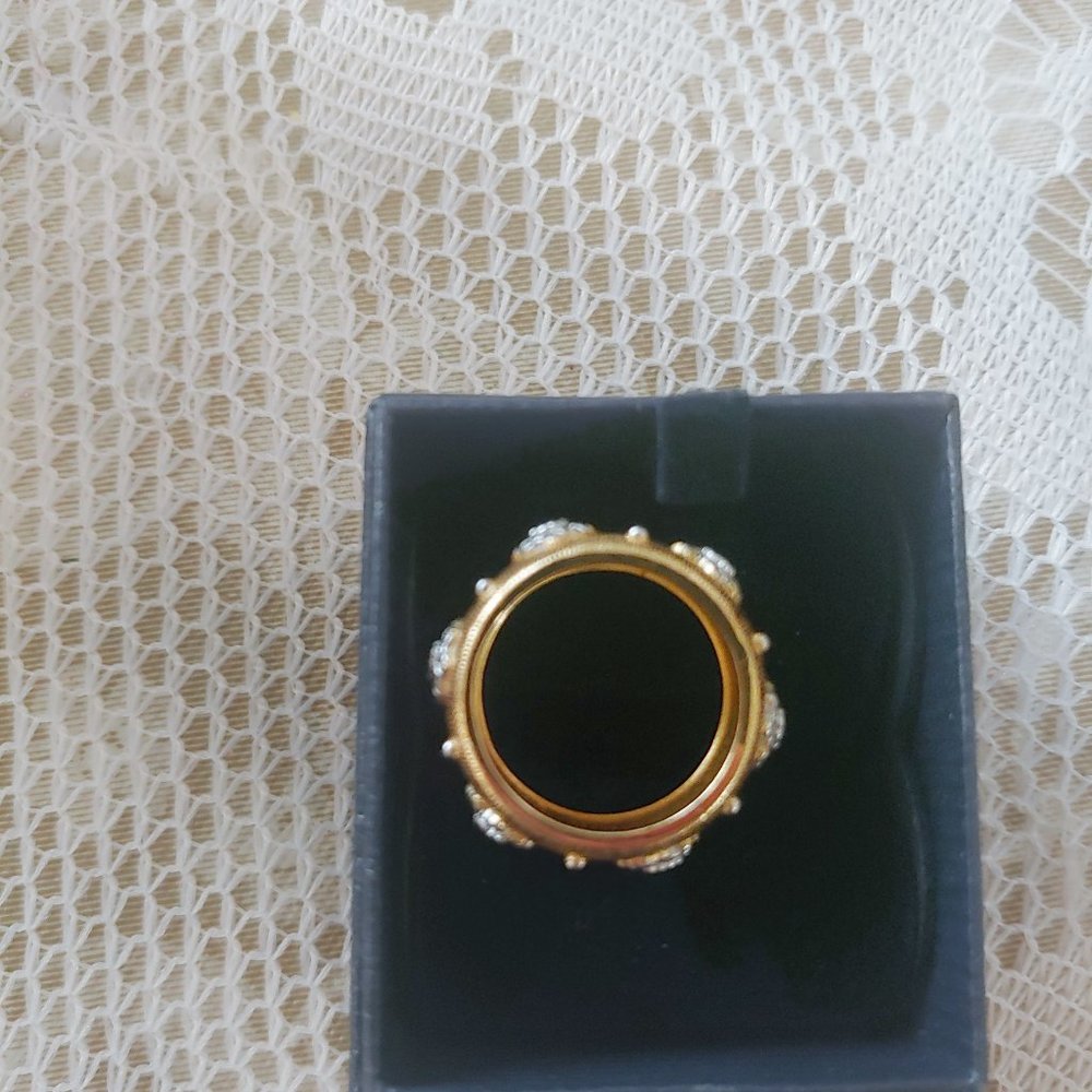Stayed ladies gold band ring - Picture 2 of 3